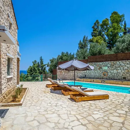 Irini Villa Xirokástellon