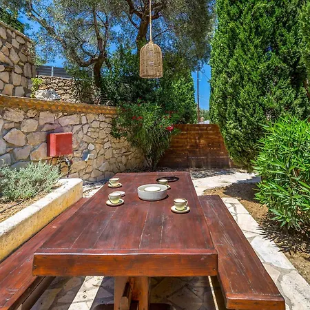 Villa Irini Xirokastellon