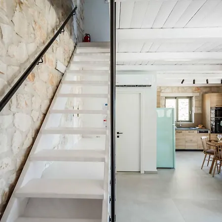 Irini Villa Xirokástellon